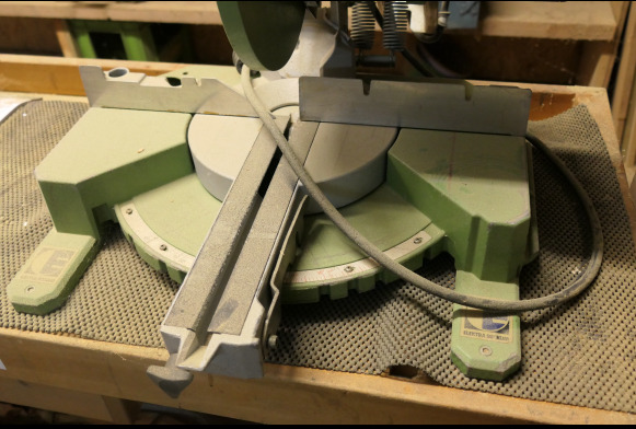 Scie à onglet Elektra Beckum KGS300 - Træbearbejdningsmaskine: billede 3 Scie à onglet Elektra Beckum KGS300 - Træbearbejdningsmaskine: billede 3