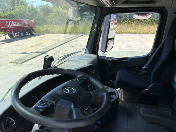 Tracteur routier 4x2 Mercedes Arocs 1845 LS (2014 - 699.681 km) - Trækker: billede 4 Tracteur routier 4x2 Mercedes Arocs 1845 LS (2014 - 699.681 km) - Trækker: billede 4