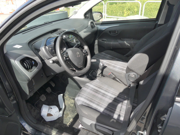 Voiture (saisie sur voirie) (1.735km) Peugeot 108 Style 5 portes(Vin:VF3PSCFBDJR245289) - Bil: billede 5 Voiture (saisie sur voirie) (1.735km) Peugeot 108 Style 5 portes(Vin:VF3PSCFBDJR245289) - Bil: billede 5