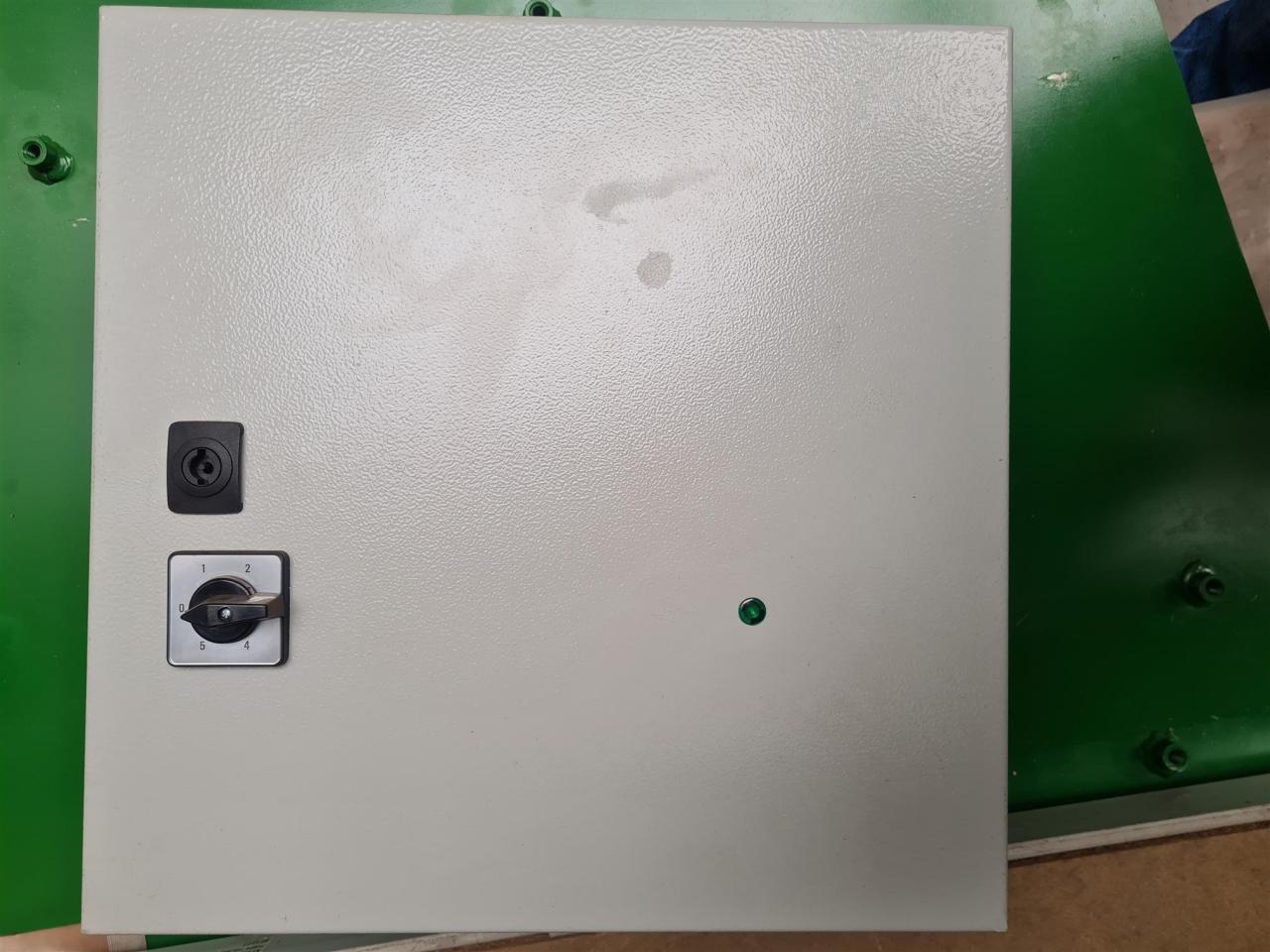 Avenco Trafosteuerung 5 Stufen, 15A - Udstyr til kvæg: billede 1 Avenco Trafosteuerung 5 Stufen, 15A - Udstyr til kvæg: billede 1