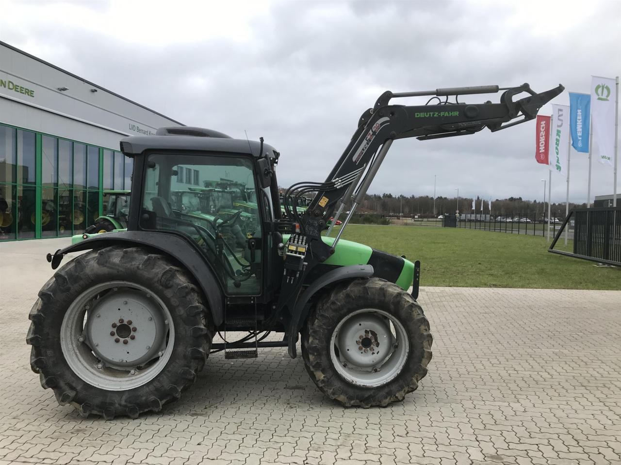 Deutz-Fahr Agrofarm 420 - Traktor: billede 2 Deutz-Fahr Agrofarm 420 - Traktor: billede 2