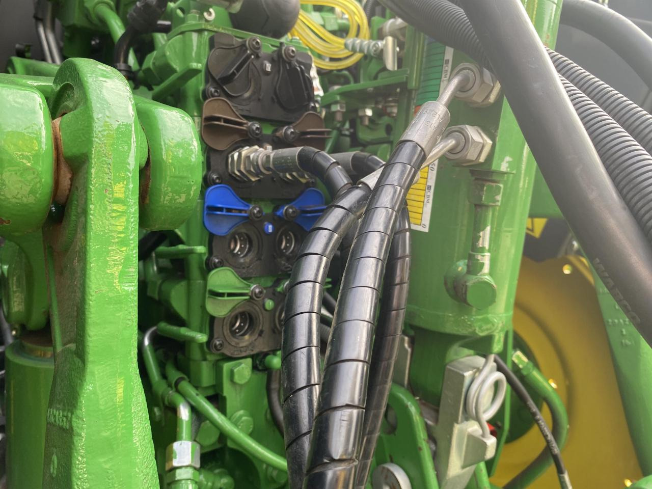 Traktor John Deere 6215R: billede 6