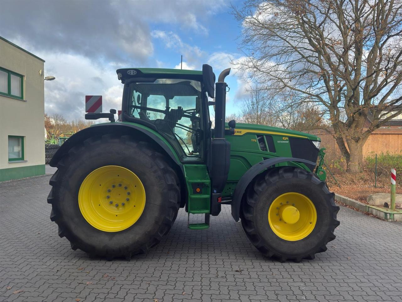 John Deere 6R 175 - Traktor: billede 2 John Deere 6R 175 - Traktor: billede 2