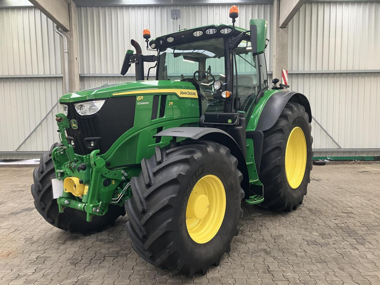 John Deere 6R 215 - Traktor: billede 1 John Deere 6R 215 - Traktor: billede 1