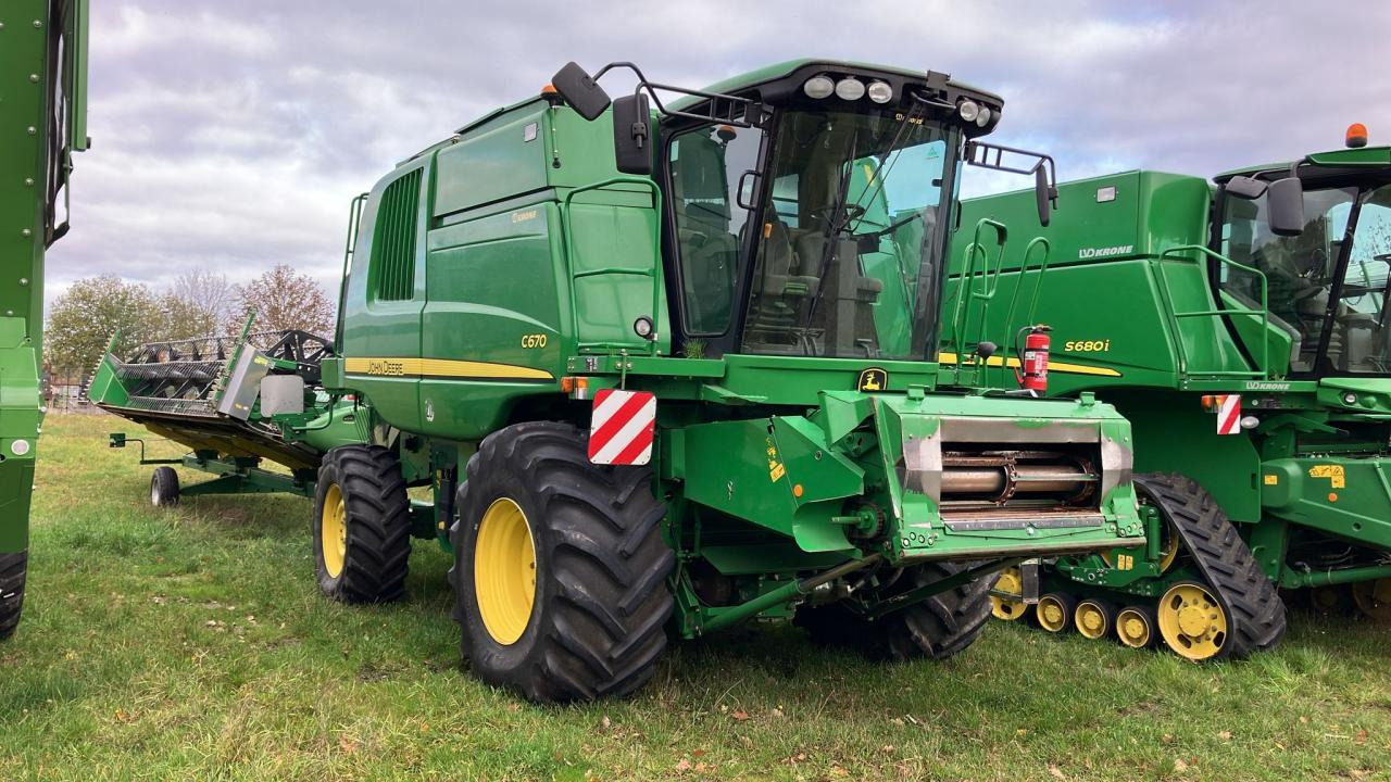 John Deere C 670 - Mejetærsker: billede 1 John Deere C 670 - Mejetærsker: billede 1