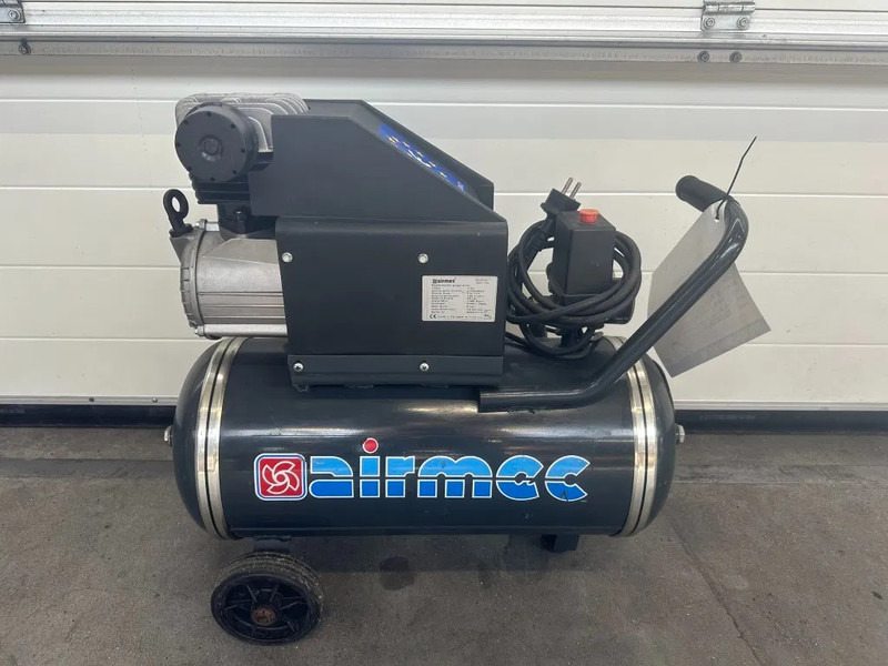 Airmec C25 Oliegesmeerde Zuigercompressor 1.65 PK 190 L / min 8 Bar Overstock - Luftkompressor: billede 1 Airmec C25 Oliegesmeerde Zuigercompressor 1.65 PK 190 L / min 8 Bar Overstock - Luftkompressor: billede 1
