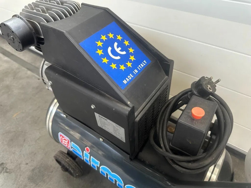 Airmec C25 Oliegesmeerde Zuigercompressor 1.65 PK 190 L / min 8 Bar Overstock - Luftkompressor: billede 5 Airmec C25 Oliegesmeerde Zuigercompressor 1.65 PK 190 L / min 8 Bar Overstock - Luftkompressor: billede 5
