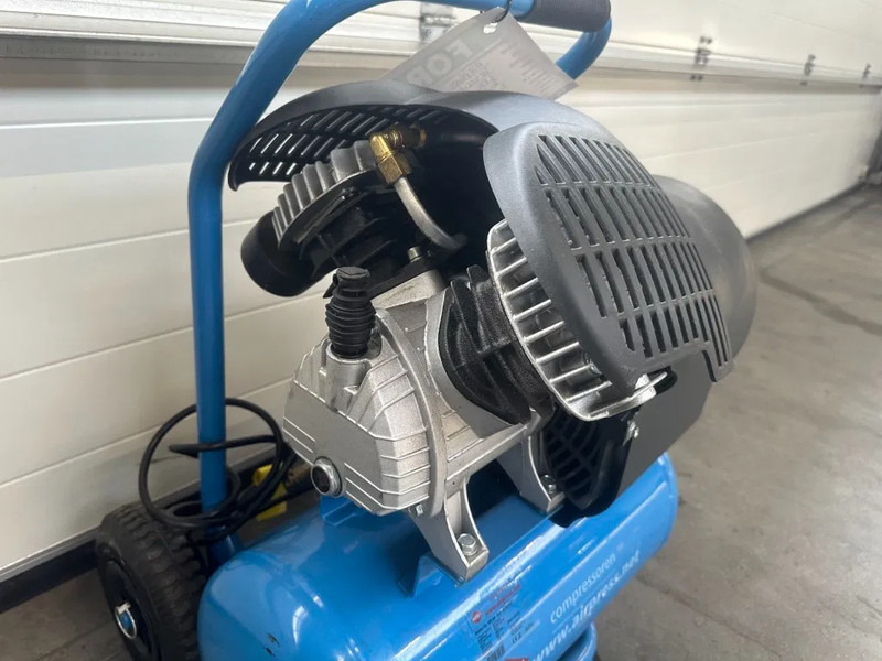Airpress HL 425-24 Elektrische Zuigercompressor 3 PK 392 L / min 8 Bar Overstock New ! - Luftkompressor: billede 5 Airpress HL 425-24 Elektrische Zuigercompressor 3 PK 392 L / min 8 Bar Overstock New ! - Luftkompressor: billede 5