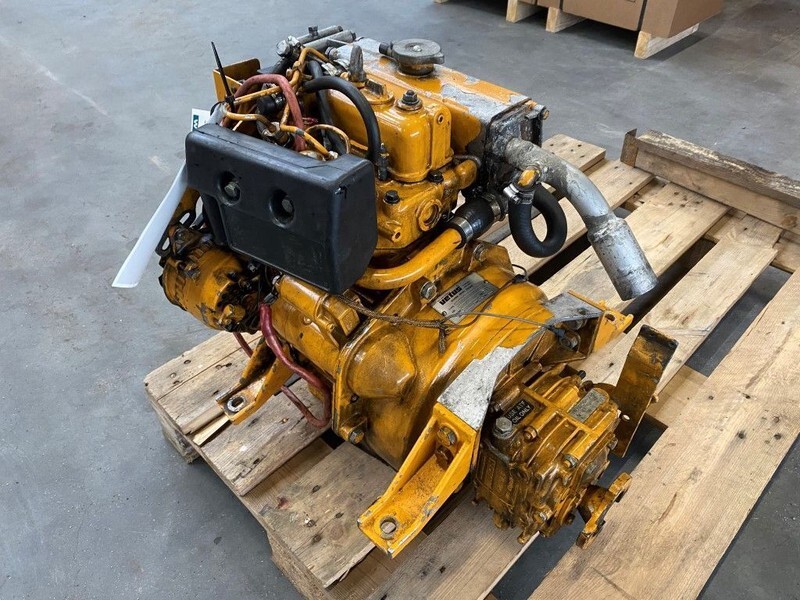 Caterpillar Vetus M205 7.7 kW / 10.5 PK Marine Diesel motor met keerkoppeling - Motor: billede 3 Caterpillar Vetus M205 7.7 kW / 10.5 PK Marine Diesel motor met keerkoppeling - Motor: billede 3