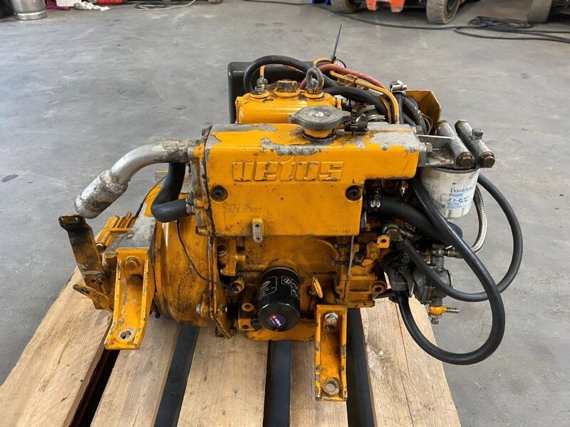 Caterpillar Vetus M205 7.7 kW / 10.5 PK Marine Diesel motor met keerkoppeling - Motor: billede 1 Caterpillar Vetus M205 7.7 kW / 10.5 PK Marine Diesel motor met keerkoppeling - Motor: billede 1
