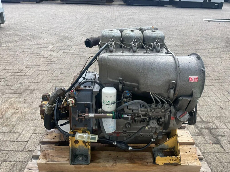 Deutz F3L 912 Motor 3 cilinder 38 kW 52 PK Diesel Motor - Motor for Materialehåndteringsudstyr: billede 1 Deutz F3L 912 Motor 3 cilinder 38 kW 52 PK Diesel Motor - Motor for Materialehåndteringsudstyr: billede 1