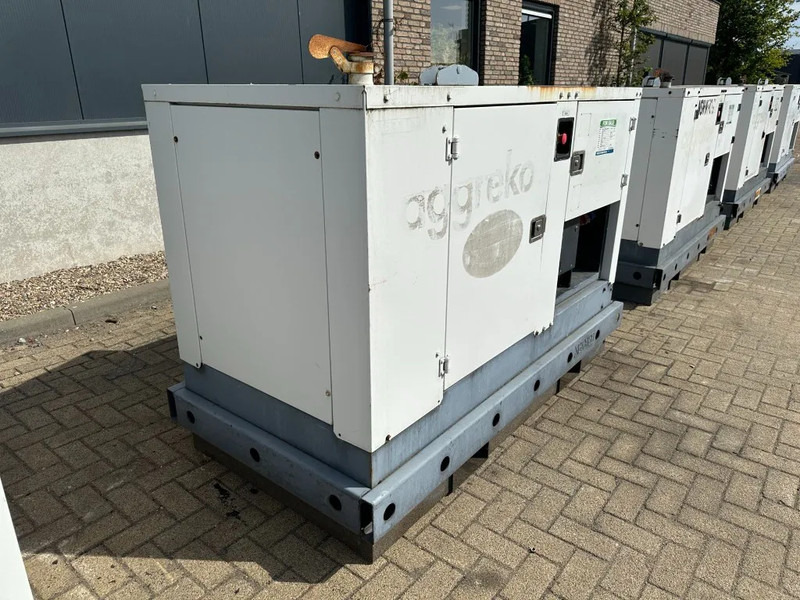 Iveco FPT F32 AM1A Leroy Somer 32 kVA Silent generatorset 216 hours ! - Strømgenerator: billede 4 Iveco FPT F32 AM1A Leroy Somer 32 kVA Silent generatorset 216 hours ! - Strømgenerator: billede 4