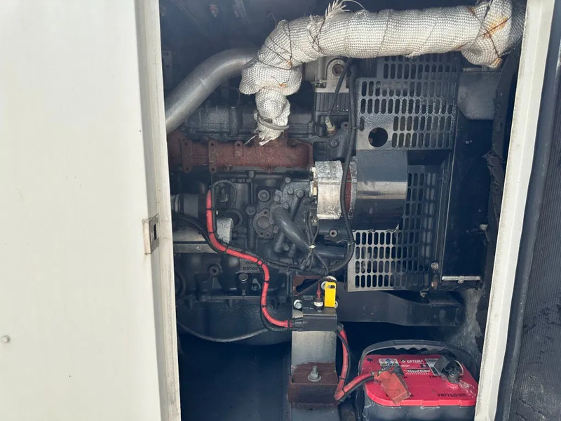 Iveco FPT F32 AM1A Leroy Somer 32 kVA Silent generatorset 216 hours ! - Strømgenerator: billede 3 Iveco FPT F32 AM1A Leroy Somer 32 kVA Silent generatorset 216 hours ! - Strømgenerator: billede 3