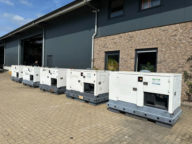 Iveco FPT F32 AM1A Leroy Somer 32 kVA Silent generatorset 39 hours ! - Strømgenerator: billede 5 Iveco FPT F32 AM1A Leroy Somer 32 kVA Silent generatorset 39 hours ! - Strømgenerator: billede 5