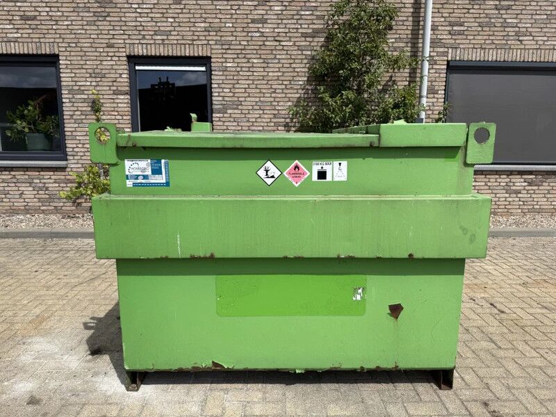 Kiwa IBC Steenbergen IBC Dieseltank 2000 liter met handpomp Milieutank Fuel Tank - Skibscontainer: billede 1 Kiwa IBC Steenbergen IBC Dieseltank 2000 liter met handpomp Milieutank Fuel Tank - Skibscontainer: billede 1