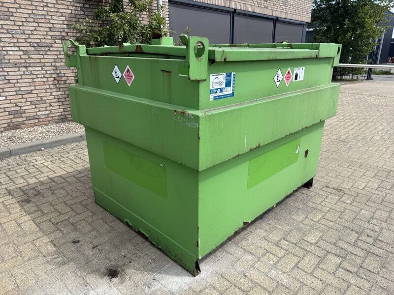 Kiwa IBC Steenbergen IBC Dieseltank 2000 liter met handpomp Milieutank Fuel Tank - Skibscontainer: billede 2 Kiwa IBC Steenbergen IBC Dieseltank 2000 liter met handpomp Milieutank Fuel Tank - Skibscontainer: billede 2