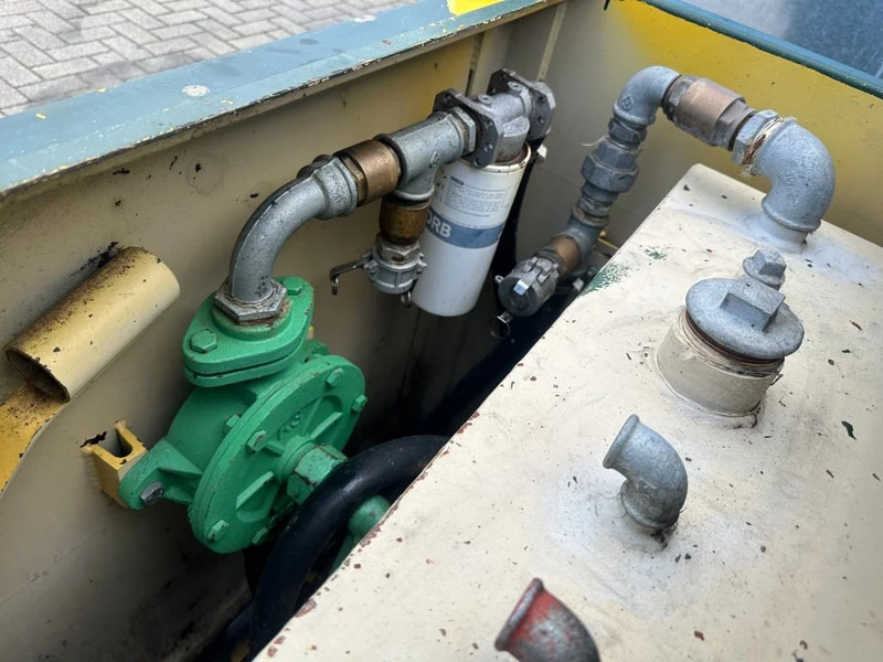 Kiwa IBC Steenbergen KIWA IBC 1500 liter dieseltank met handpomp - Lagertank: billede 5 Kiwa IBC Steenbergen KIWA IBC 1500 liter dieseltank met handpomp - Lagertank: billede 5