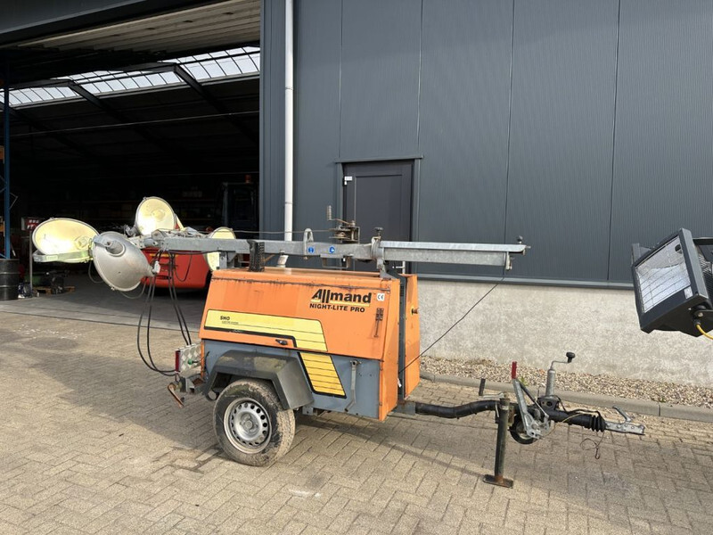 Kubota D905 Allmand Mobiele Lichtmast Aggregaat Light Tower 8.1 meter - Lystårn: billede 1 Kubota D905 Allmand Mobiele Lichtmast Aggregaat Light Tower 8.1 meter - Lystårn: billede 1