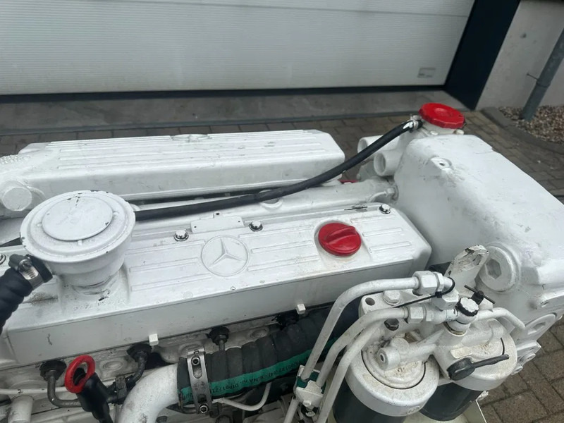 MTU 6R 099 Mercedes Benz OM 366 A 96 kVA Marine generatorset - Strømgenerator: billede 3 MTU 6R 099 Mercedes Benz OM 366 A 96 kVA Marine generatorset - Strømgenerator: billede 3