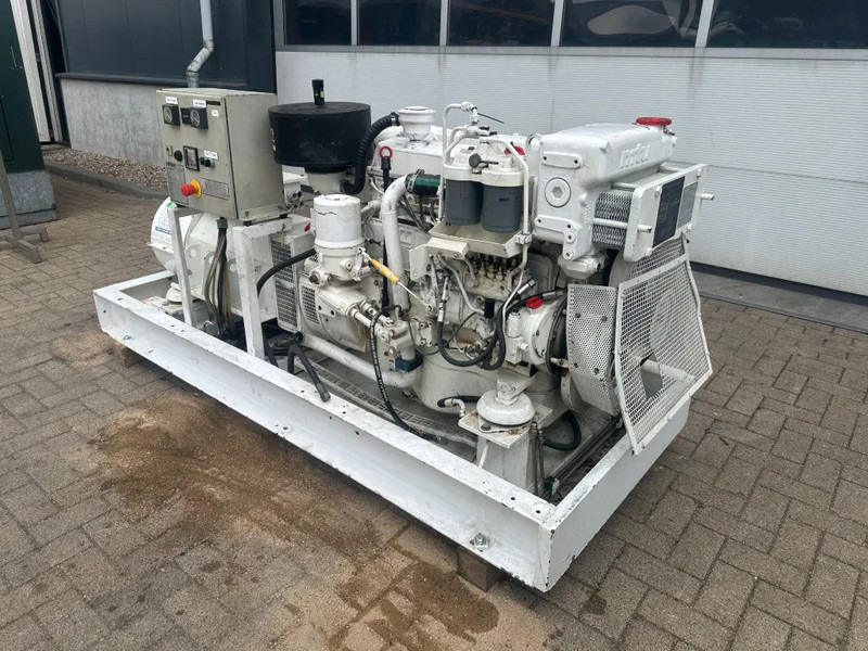 MTU 6R 099 Mercedes Benz OM 366 A 96 kVA Marine generatorset - Strømgenerator: billede 4 MTU 6R 099 Mercedes Benz OM 366 A 96 kVA Marine generatorset - Strømgenerator: billede 4