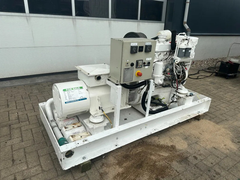 Mercedes-Benz OM 364 MTU 50 kVA Marine Scheepsvaart generatorset - Strømgenerator: billede 5 Mercedes-Benz OM 364 MTU 50 kVA Marine Scheepsvaart generatorset - Strømgenerator: billede 5