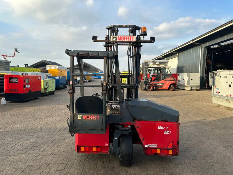Moffett M4 20.1 Kubota Diesel Kooiaap 2 ton Sideshift Positioner Meeneemheftruck - Medbringertruck: billede 3 Moffett M4 20.1 Kubota Diesel Kooiaap 2 ton Sideshift Positioner Meeneemheftruck - Medbringertruck: billede 3