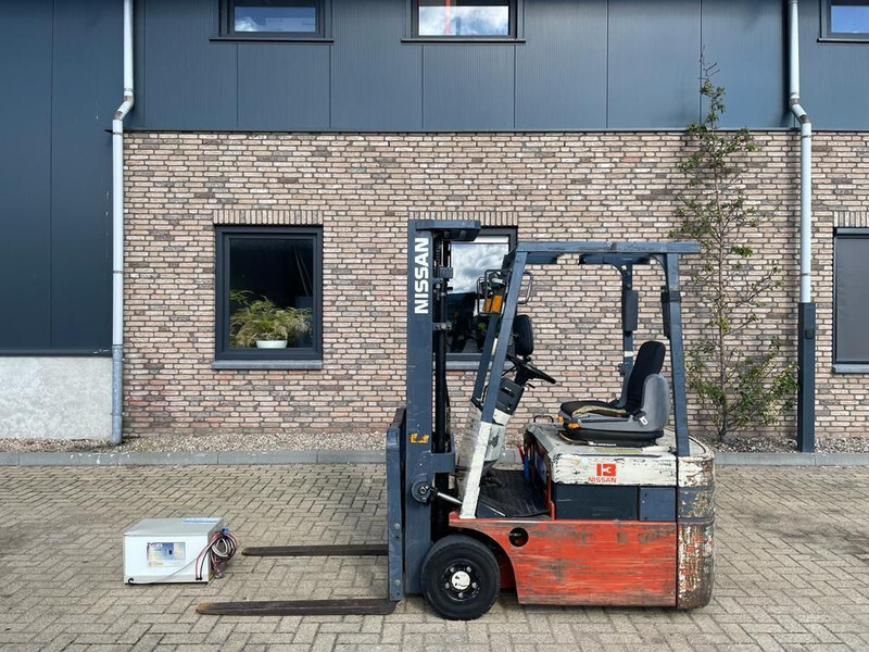 Nissan NX01L13U Elektra 1.25 ton Triplex Freelift Heftruck - El gaffeltruck: billede 1 Nissan NX01L13U Elektra 1.25 ton Triplex Freelift Heftruck - El gaffeltruck: billede 1