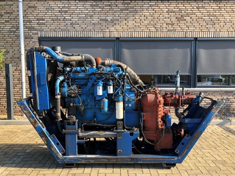 Sisu Valmet Diesel 74.234 ETA 181 HP diesel enine with ZF gearbox - Motor: billede 1 Sisu Valmet Diesel 74.234 ETA 181 HP diesel enine with ZF gearbox - Motor: billede 1