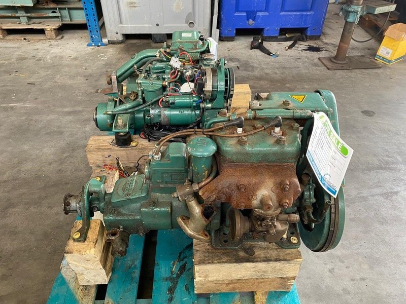 Volvo Penta C-10 Marine 10 PK Benzine motor met keerkoppeling - Motor: billede 1 Volvo Penta C-10 Marine 10 PK Benzine motor met keerkoppeling - Motor: billede 1