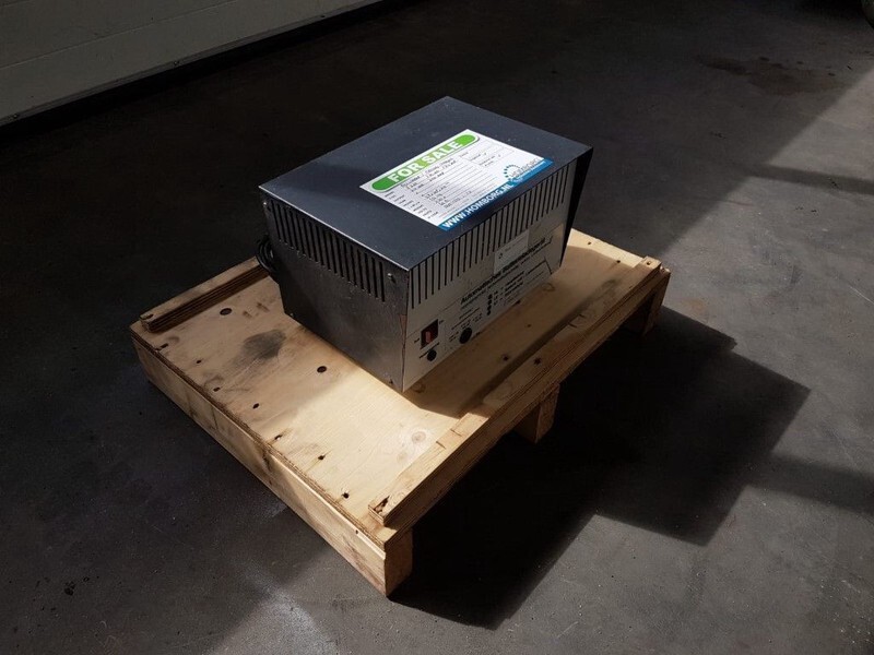 Acculader 24 Volt Acculader 230 Volt Battery Charger - Værktøj/ Udstyr: billede 4 Acculader 24 Volt Acculader 230 Volt Battery Charger - Værktøj/ Udstyr: billede 4