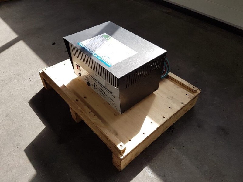 Acculader 24 Volt Acculader 230 Volt Battery Charger - Værktøj/ Udstyr: billede 2 Acculader 24 Volt Acculader 230 Volt Battery Charger - Værktøj/ Udstyr: billede 2