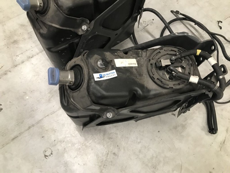 Mercedes-Benz Ad-blue tank met vlotter en steun - AdBlue tank for Lastbil: billede 2 Mercedes-Benz Ad-blue tank met vlotter en steun - AdBlue tank for Lastbil: billede 2
