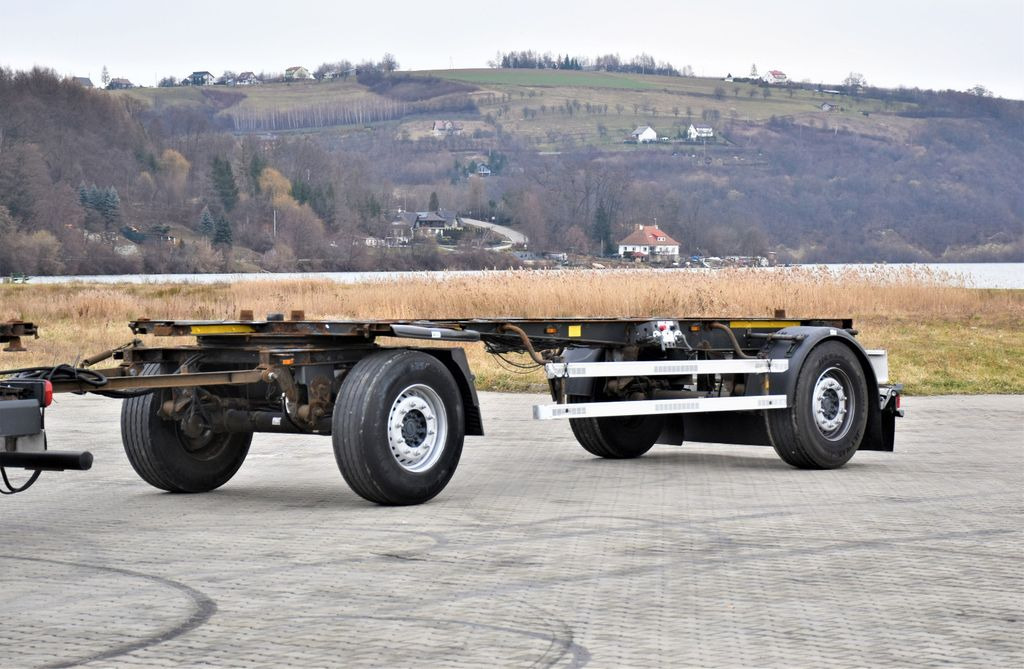 Schmitz Cargobull Anhänger 6,90m * TOPZUSTAND ! Schmitz Cargobull Anhänger 6,90m * TOPZUSTAND ! - Chassis påhængsvogn: billede 1 Schmitz Cargobull Anhänger 6,90m * TOPZUSTAND ! Schmitz Cargobull Anhänger 6,90m * TOPZUSTAND ! - Chassis påhængsvogn: billede 1