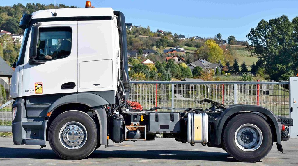 Mercedes-Benz ACTROS 1843 * Sattelzugmaschine * TOPZUSTAND Mercedes-Benz ACTROS 1843 * Sattelzugmaschine * TOPZUSTAND - Trækker: billede 3 Mercedes-Benz ACTROS 1843 * Sattelzugmaschine * TOPZUSTAND Mercedes-Benz ACTROS 1843 * Sattelzugmaschine * TOPZUSTAND - Trækker: billede 3