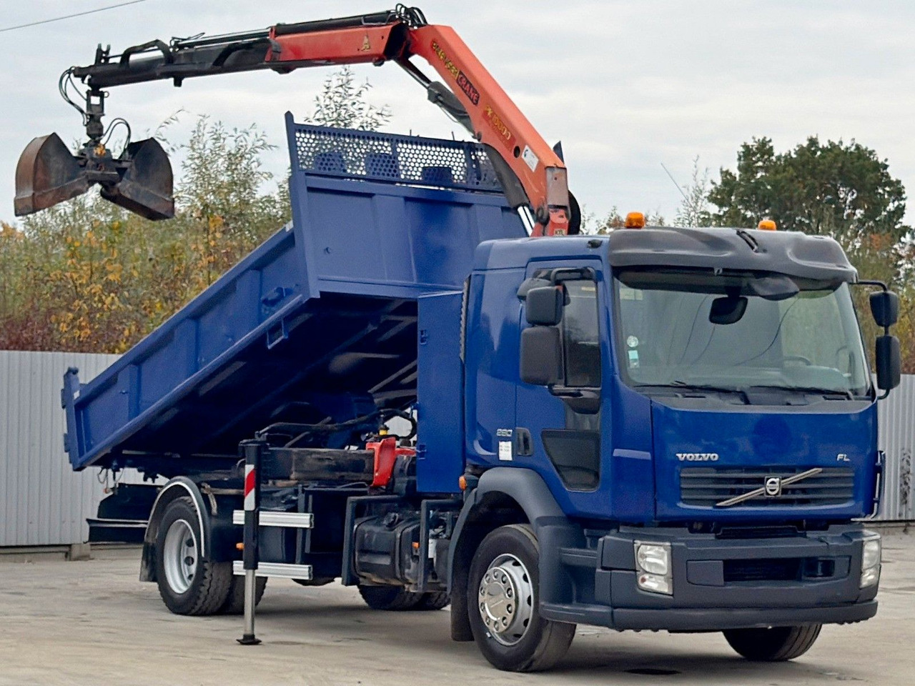 Volvo FL280 KIPPER 4,35m * PALFINGER PK 10000 + FUNK - Tipvogn lastbil, Lastbil med kran: billede 2 Volvo FL280 KIPPER 4,35m * PALFINGER PK 10000 + FUNK - Tipvogn lastbil, Lastbil med kran: billede 2