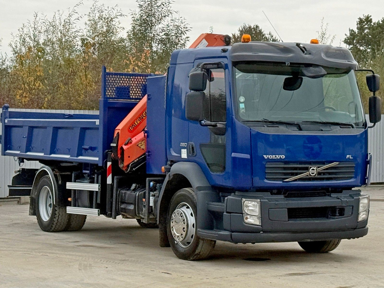 Volvo FL280 KIPPER 4,35m * PALFINGER PK 10000 + FUNK - Tipvogn lastbil, Lastbil med kran: billede 3 Volvo FL280 KIPPER 4,35m * PALFINGER PK 10000 + FUNK - Tipvogn lastbil, Lastbil med kran: billede 3