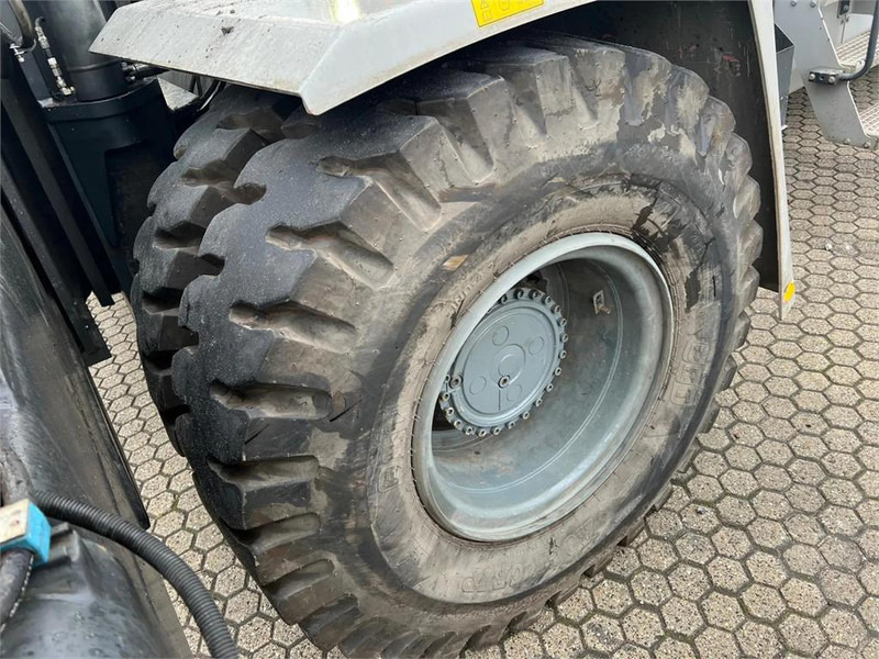 Kalmar DCG100-45ED7 - Gaffeltruck til containerhåndtering: billede 4 Kalmar DCG100-45ED7 - Gaffeltruck til containerhåndtering: billede 4