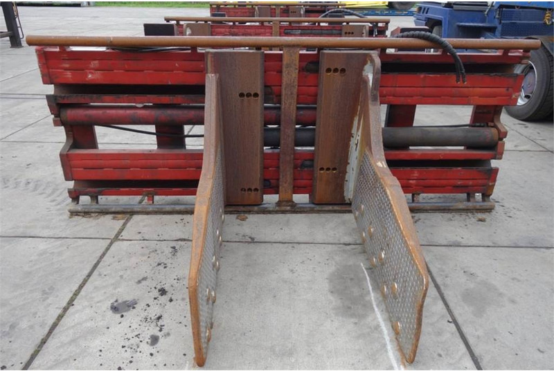 Kalmar DCG80-45ED5 - Gaffeltruck til containerhåndtering: billede 1 Kalmar DCG80-45ED5 - Gaffeltruck til containerhåndtering: billede 1