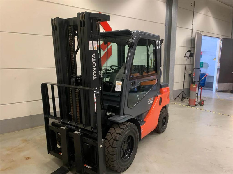 Toyota 02-8FGJF35 - Gas gaffeltruck: billede 4 Toyota 02-8FGJF35 - Gas gaffeltruck: billede 4