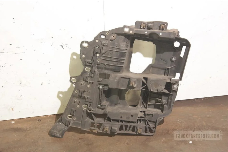 MAN Body & Chassis Parts Koplamp drager Li. - Kofangerhjørne for Lastbil: billede 1 MAN Body & Chassis Parts Koplamp drager Li. - Kofangerhjørne for Lastbil: billede 1