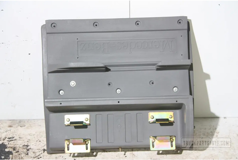 Mercedes-Benz A9415200320 Spatscherm - Karosseri og udvendig for Lastbil: billede 1 Mercedes-Benz A9415200320 Spatscherm - Karosseri og udvendig for Lastbil: billede 1