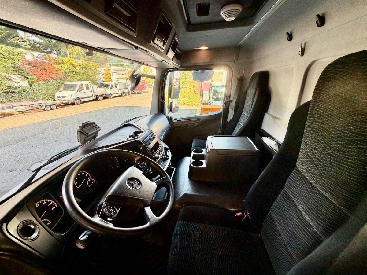 MERCEDES 1224 L - Lastbil med presenning: billede 4 MERCEDES 1224 L - Lastbil med presenning: billede 4