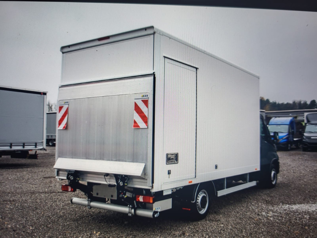 Iveco Daily 180 35S18 LBW BÃR - Varebil med kasse: billede 4 Iveco Daily 180 35S18 LBW BÃR - Varebil med kasse: billede 4