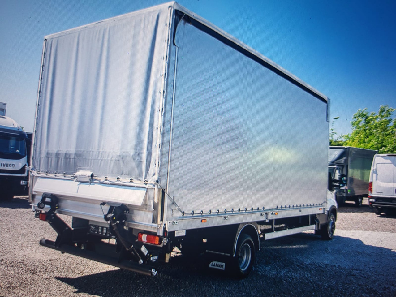 Iveco Daily 70 C18 Pritsche-Plane BÃR - Varebil med presenning: billede 2 Iveco Daily 70 C18 Pritsche-Plane BÃR - Varebil med presenning: billede 2