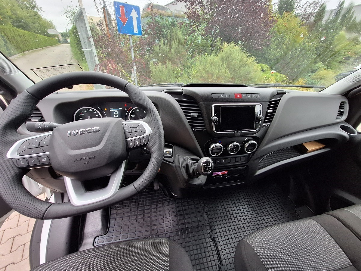 Iveco Daily 70C18A8 Backsleeper BÄR - Varebil med presenning: billede 4 Iveco Daily 70C18A8 Backsleeper BÄR - Varebil med presenning: billede 4