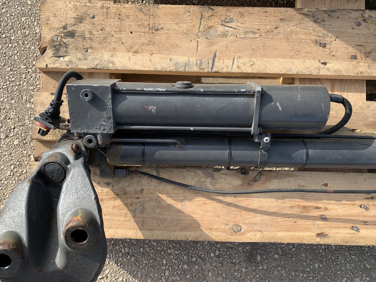 ELECTRIC HYDRAULIC CYLINDER USED FOR CAB TILTING ACTROS MP4 - Hydraulik for Lastbil: billede 2 ELECTRIC HYDRAULIC CYLINDER USED FOR CAB TILTING ACTROS MP4 - Hydraulik for Lastbil: billede 2