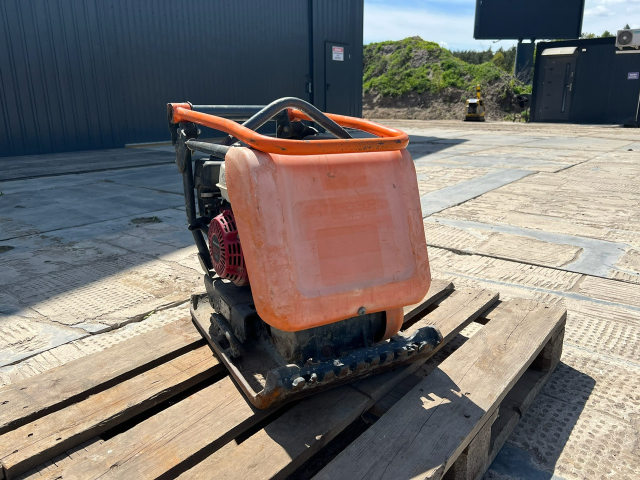 Zagęszczarka ALTRAD BELLE FC4000E PCX13/40 - Pladevibrator: billede 3 Zagęszczarka ALTRAD BELLE FC4000E PCX13/40 - Pladevibrator: billede 3