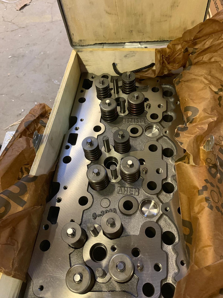 DAF XF95 EURO 3 ASSEMBLED CYLINDER HEAD FULL VALVE 1671514 - Motorhoved for Lastbil: billede 3 DAF XF95 EURO 3 ASSEMBLED CYLINDER HEAD FULL VALVE 1671514 - Motorhoved for Lastbil: billede 3