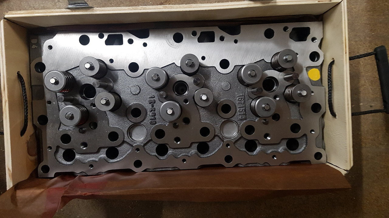 DAF XF95 EURO 3 ASSEMBLED CYLINDER HEAD FULL VALVE 1671514 - Motorhoved for Lastbil: billede 1 DAF XF95 EURO 3 ASSEMBLED CYLINDER HEAD FULL VALVE 1671514 - Motorhoved for Lastbil: billede 1