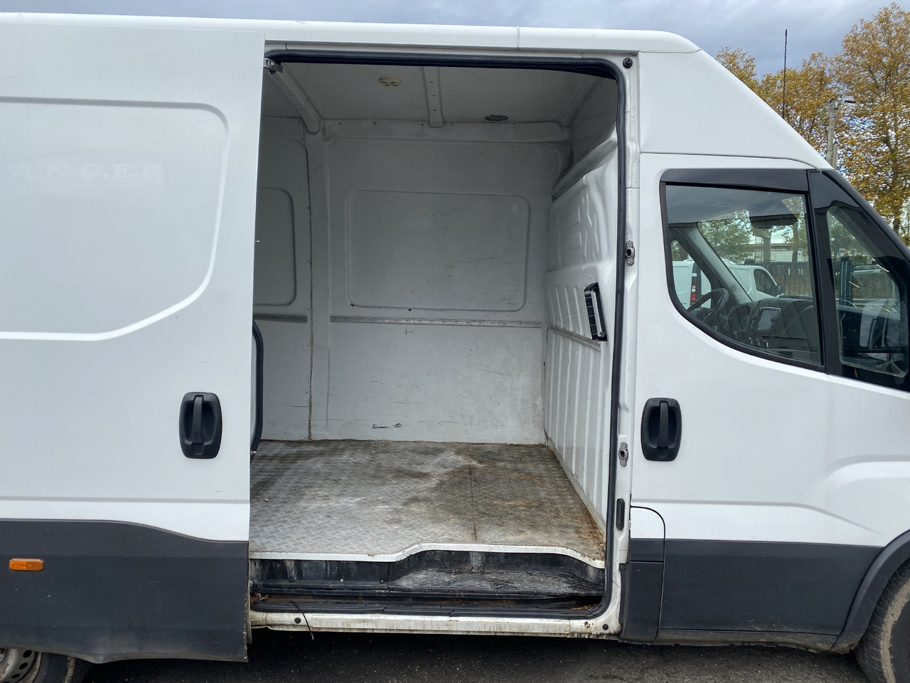 Leje en IVECO DAILY 35S18 IVECO DAILY 35S18: billede 7 Leje en IVECO DAILY 35S18 IVECO DAILY 35S18: billede 7